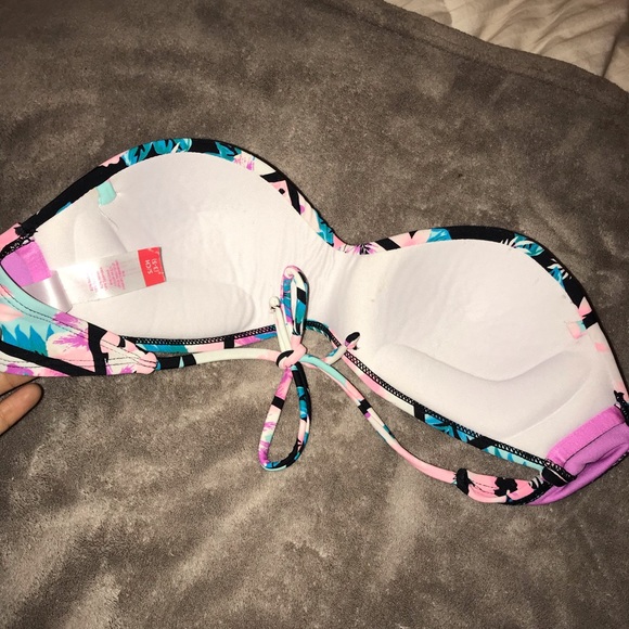 Islander bathing suit! 👙 - Picture 3 of 4